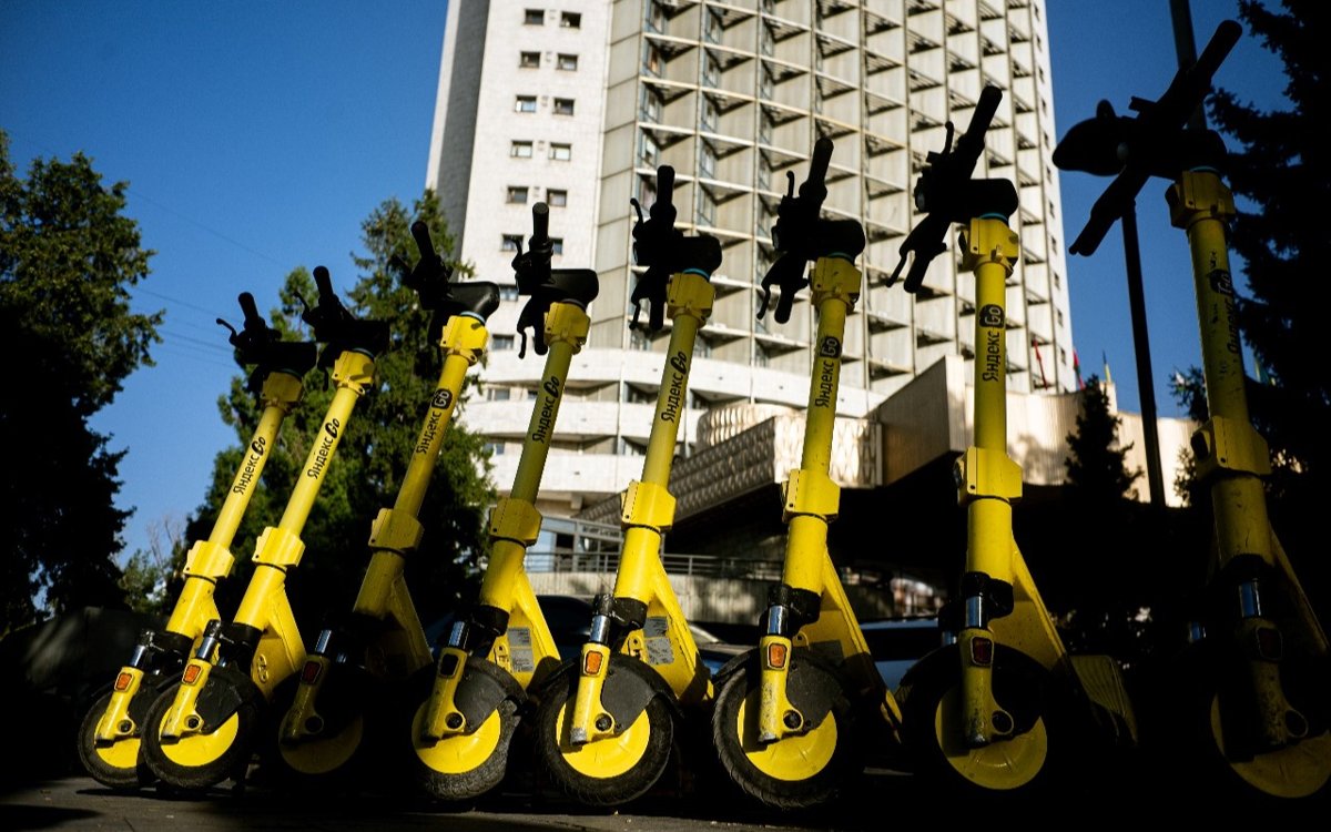 В 90% случаев самокаты используют для поездок на работу, учебу и домой