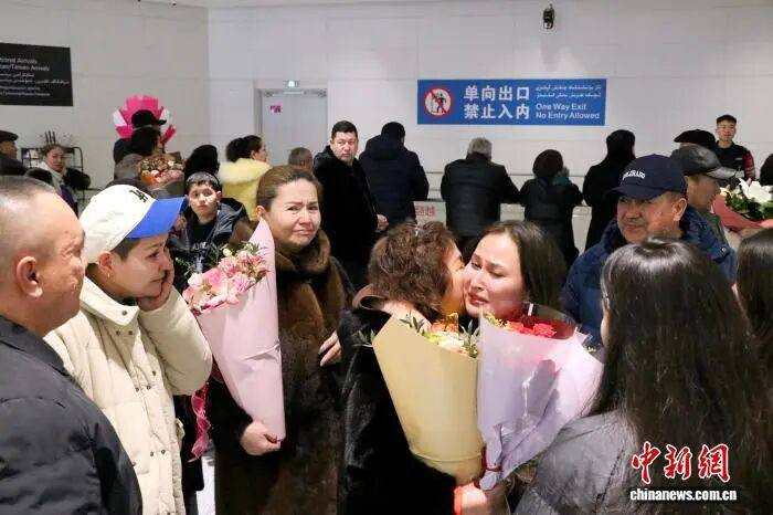 Более 40 выходцев из Синьцзяна, проживающих в Турции, вернулись на родину для посещения родственников