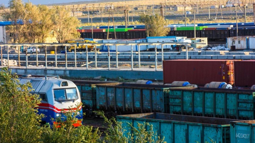 Казахстан и Китай нарастили грузоперевозки до 18,7 млн тонн за полгода
